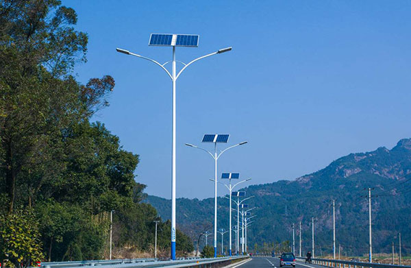 太阳能路灯智能控制系统设计分析